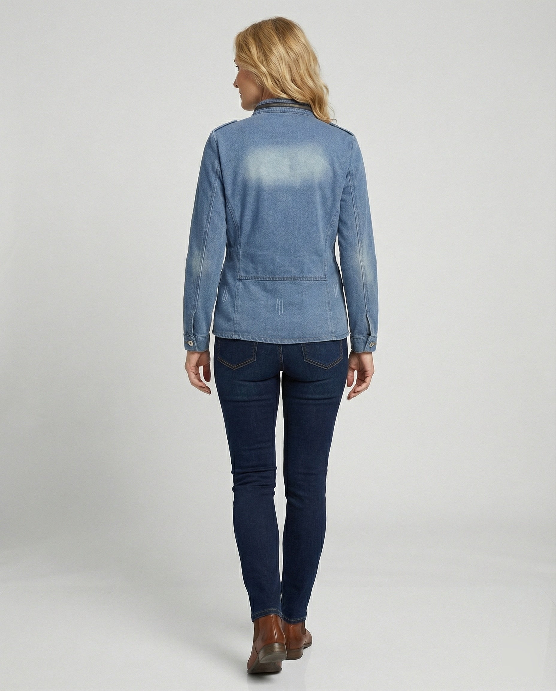 Damen Jeansjacke tailliert mit Taschen