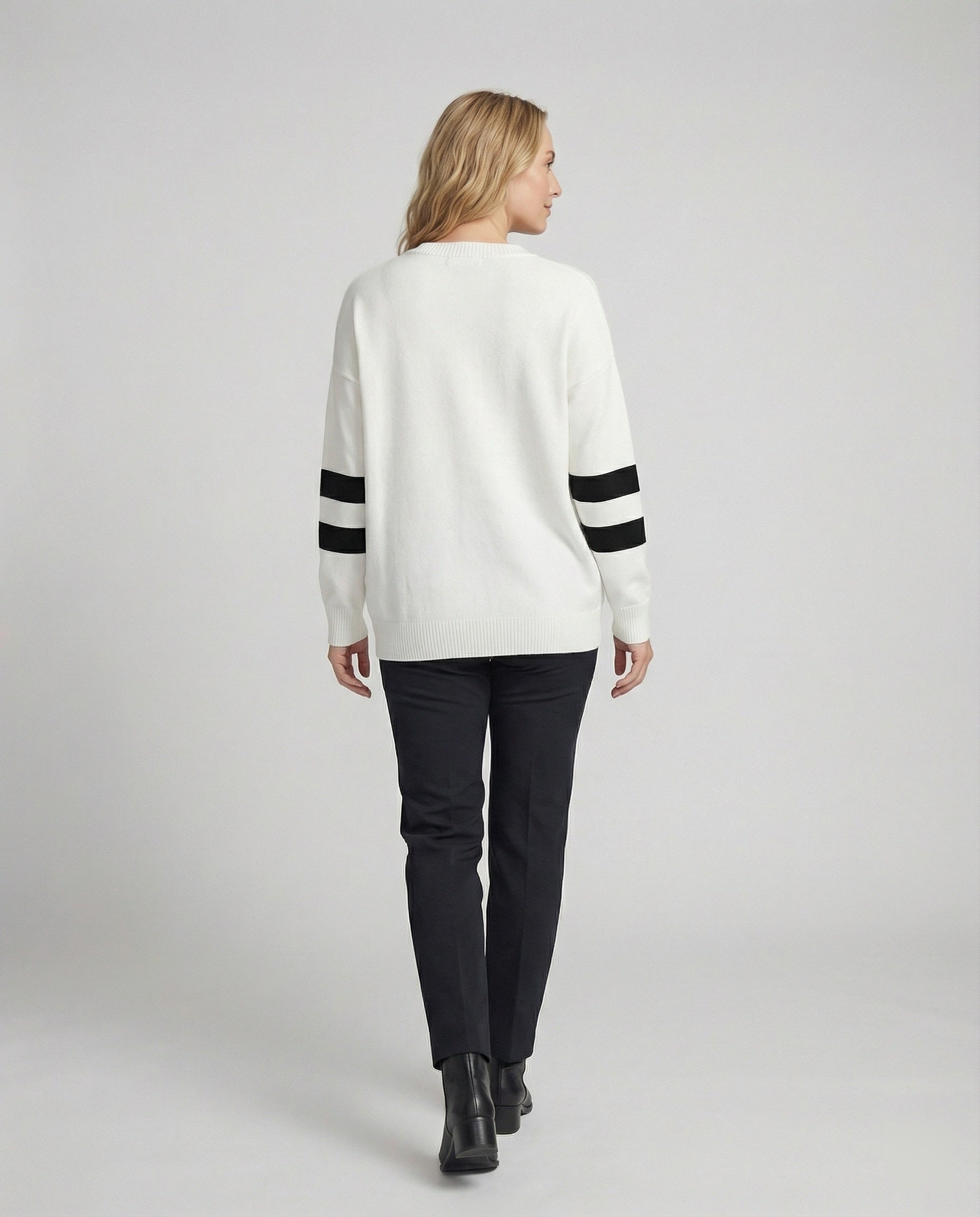 R&B | Damenpullover mit Herzmuster & V-Ausschnitt