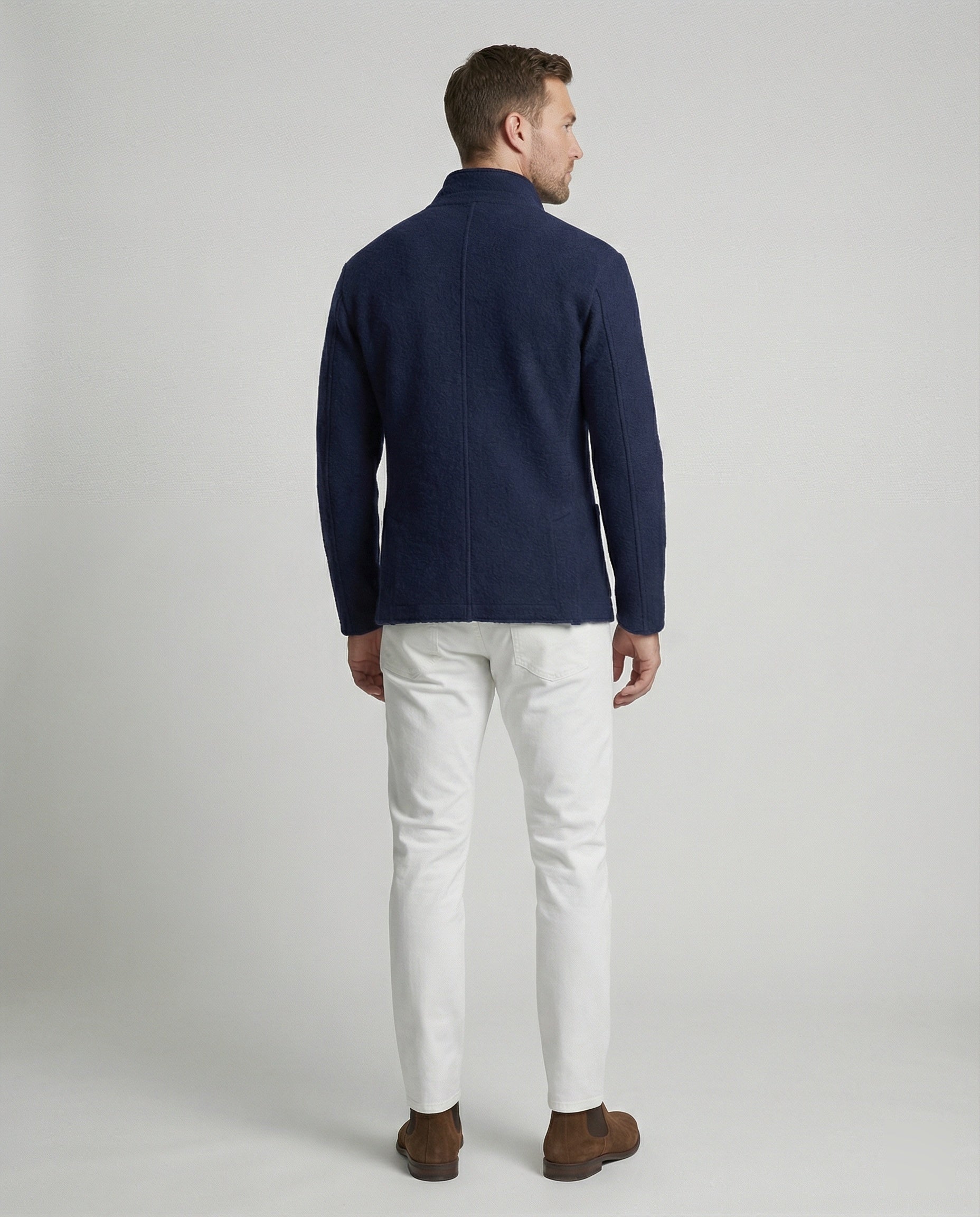 Herren elegante Strickjacke mit praktischem Schnitt und modischen Details