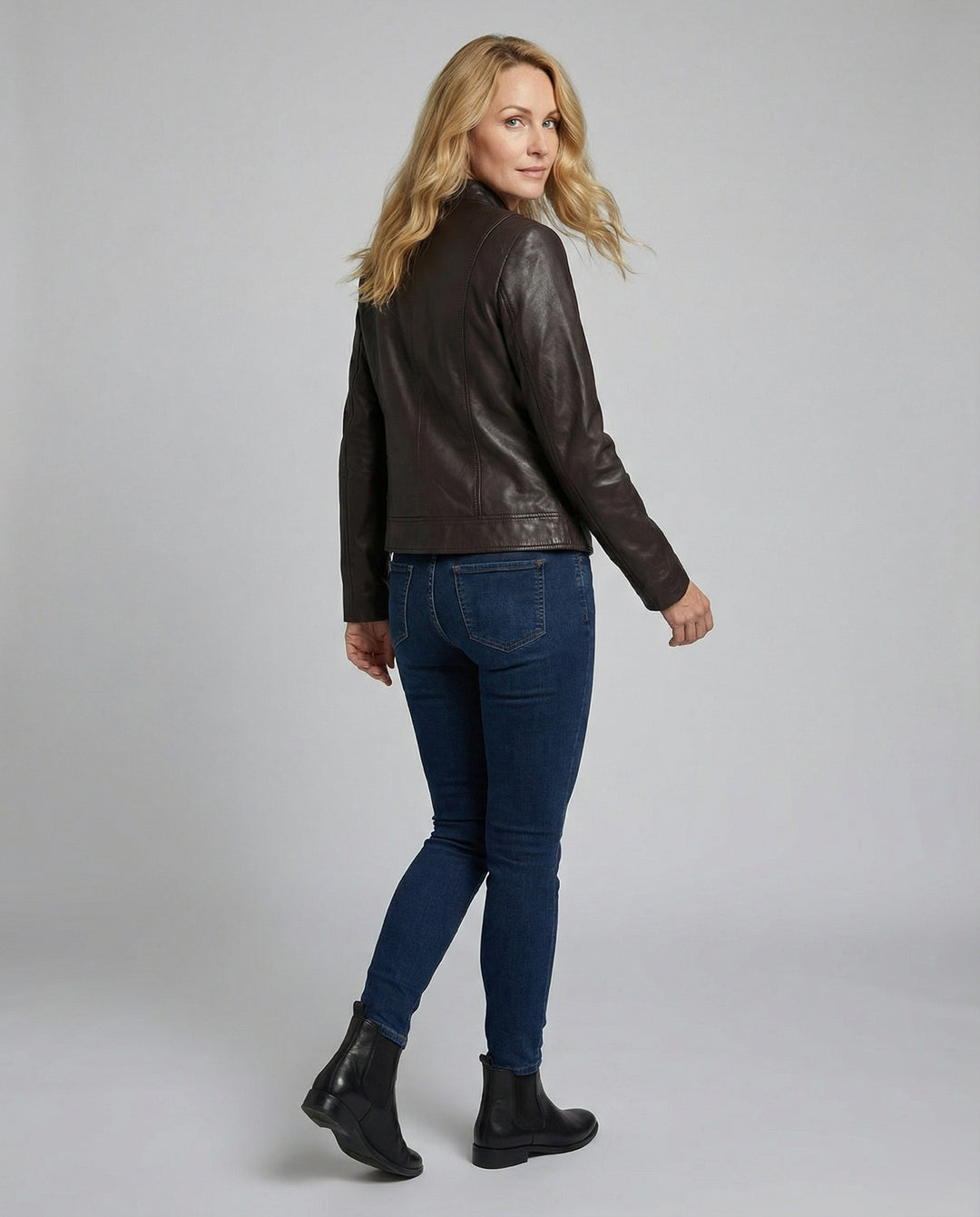 Damen Lederjacke Schwarz mit Nieten