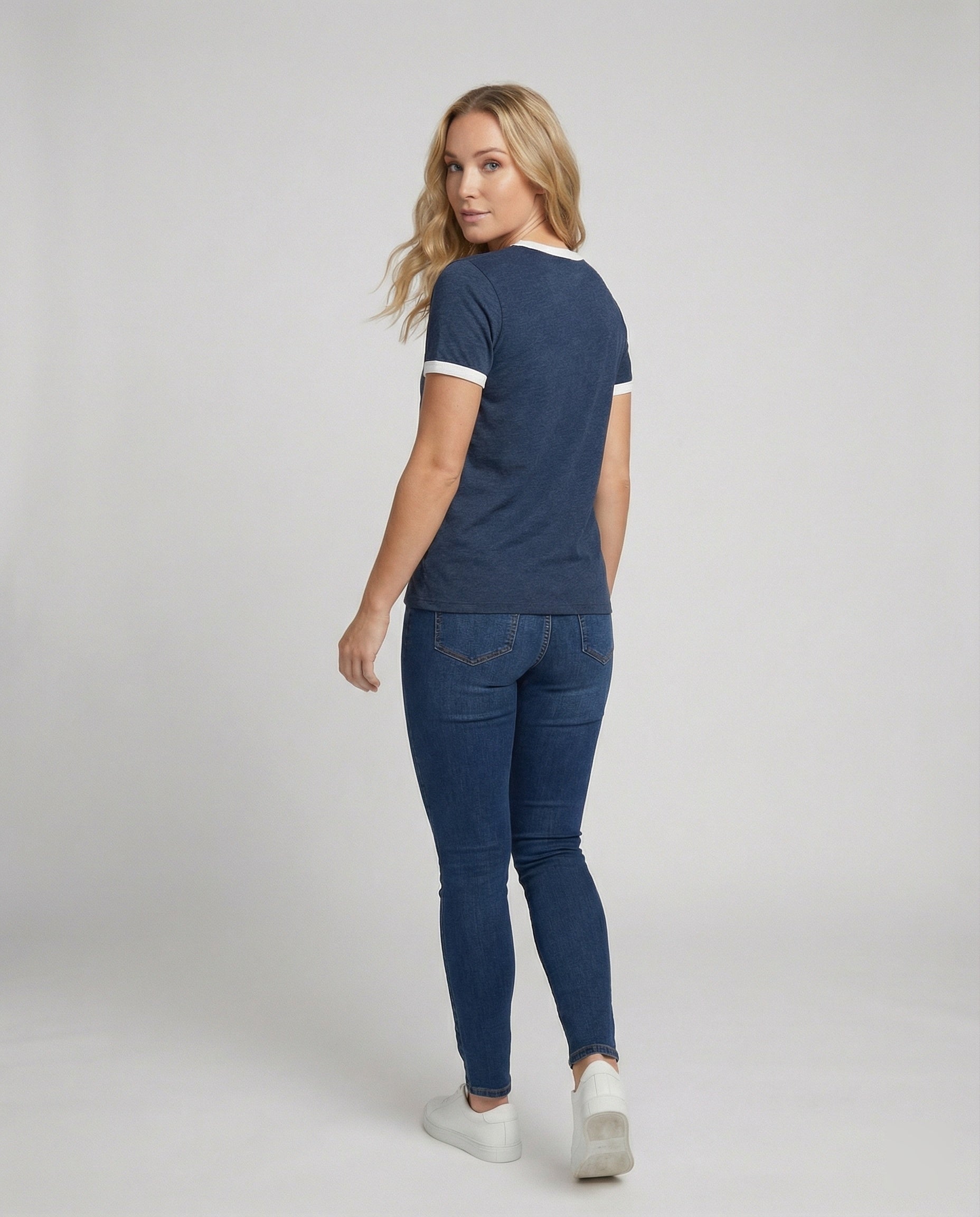 R&B | Verbreiten Sie Positivität mit Unserem Good Vibes Shirt