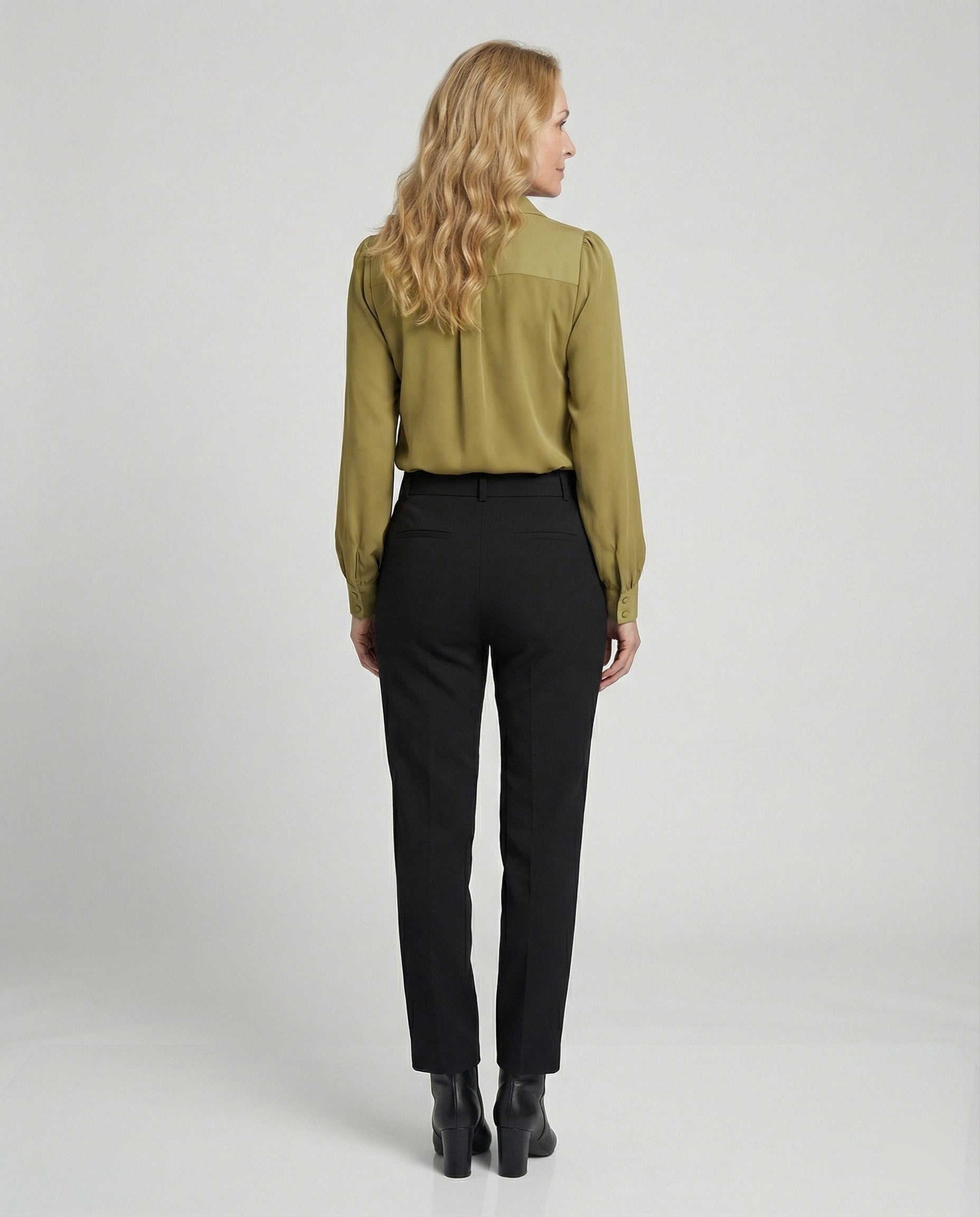 Damen Bluse mit modernem V-Ausschnitt