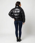 Kurze Steppjacke Damen mit glänzender Oberfläche