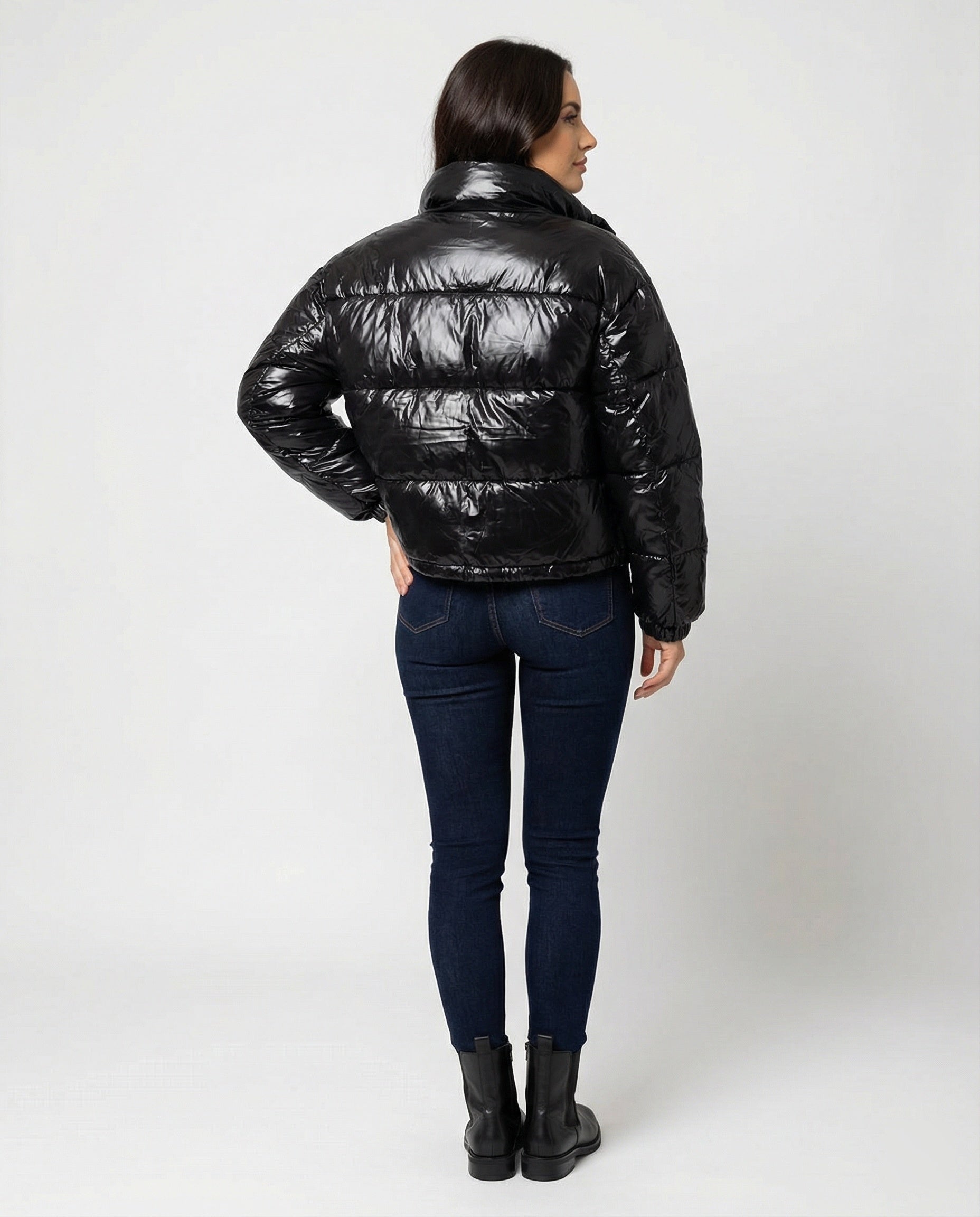 Kurze Steppjacke Damen mit glänzender Oberfläche