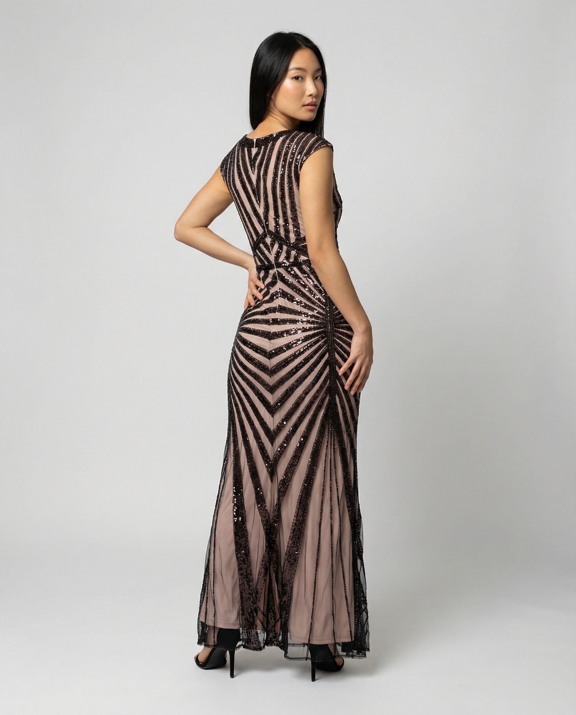 Elegantes Langes Abendkleid mit Paillettenmuster für Festliche Anlässe - R&B