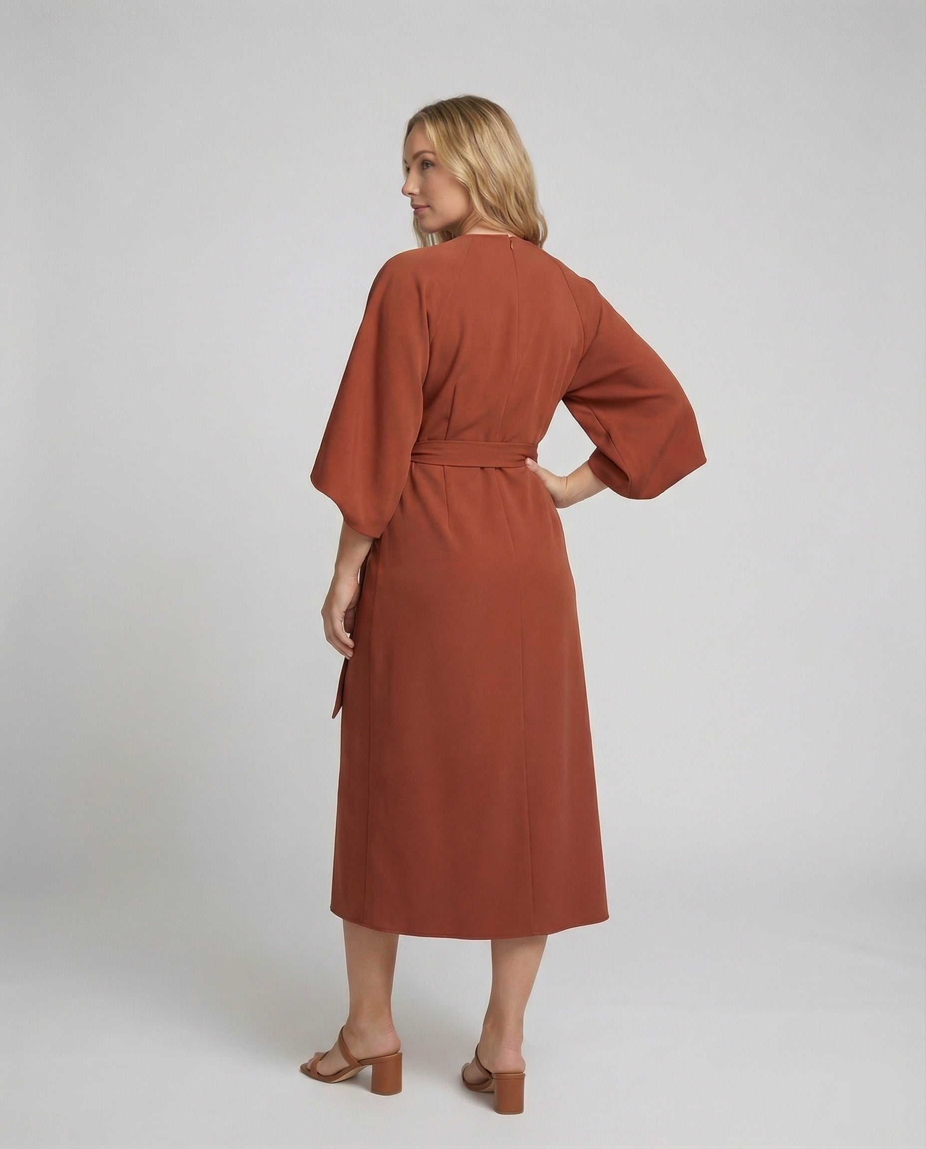 R&B | Elegantes Kleid mit Laternenärmeln und Gürtel