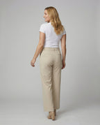 Damen Flared Stoffhose modern interpretiert