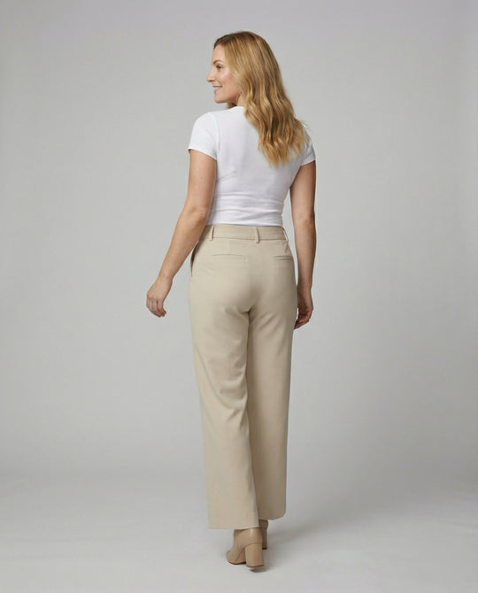 Damen Flared Stoffhose modern interpretiert
