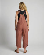 Lässige Sommer-Latzhose aus