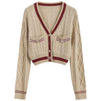 R&B | Kurze Strickjacke Elegant und Modern Kontrastdetails