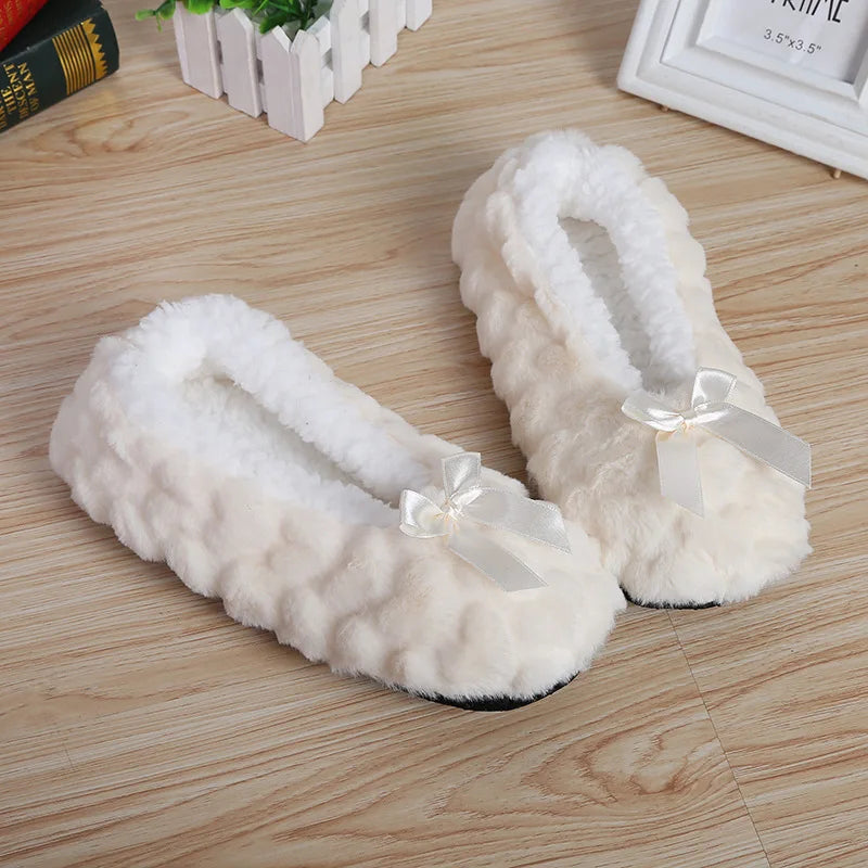 April Slippers | Weich & Flauschig R&B