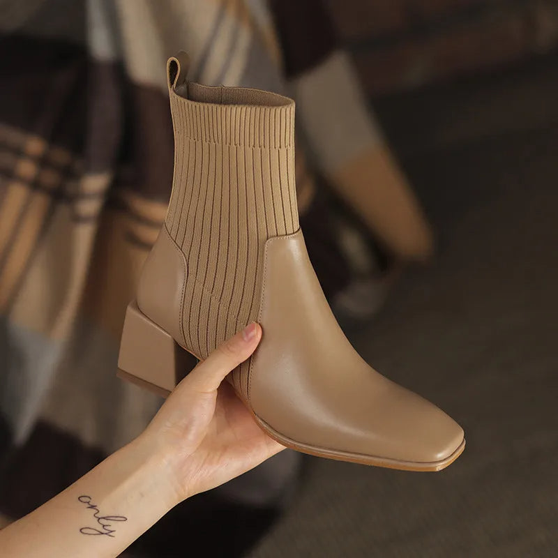 R&B | Stiefel mit Quadratischer Zehenpartie und Elastischen Stricksocken