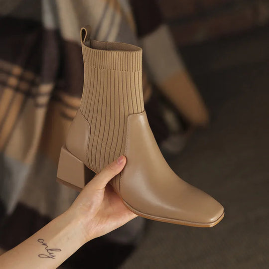 R&B | Stiefel mit Quadratischer Zehenpartie und Elastischen Stricksocken