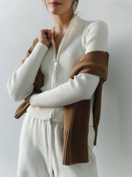 R&B | Kuscheliges Rippstrick Sweatshirt mit Hohem Reißverschlussdetail
