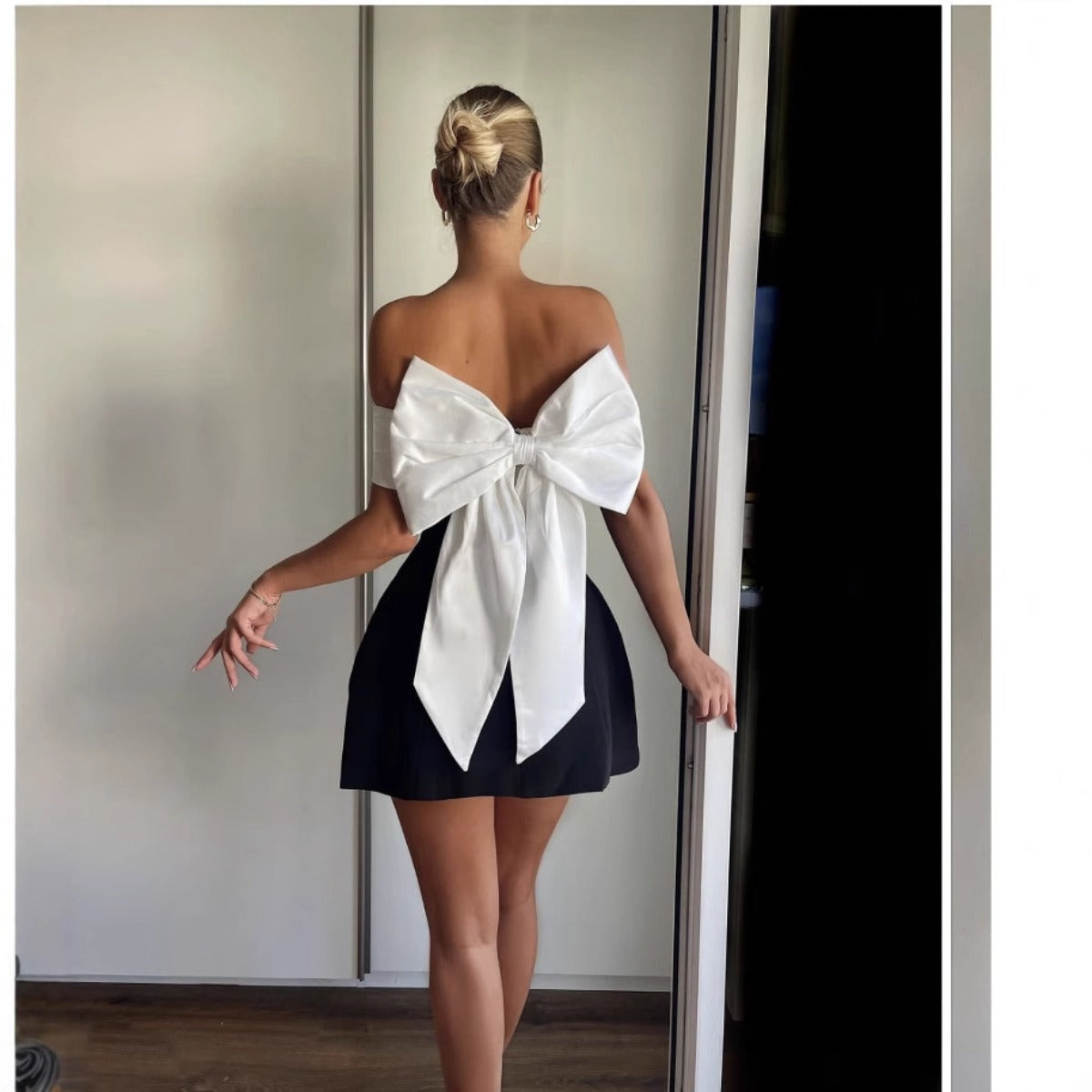 R&B | Ein-Wort-Schulter schwarz-weißes Kleid mit kontrastierender Schleife
