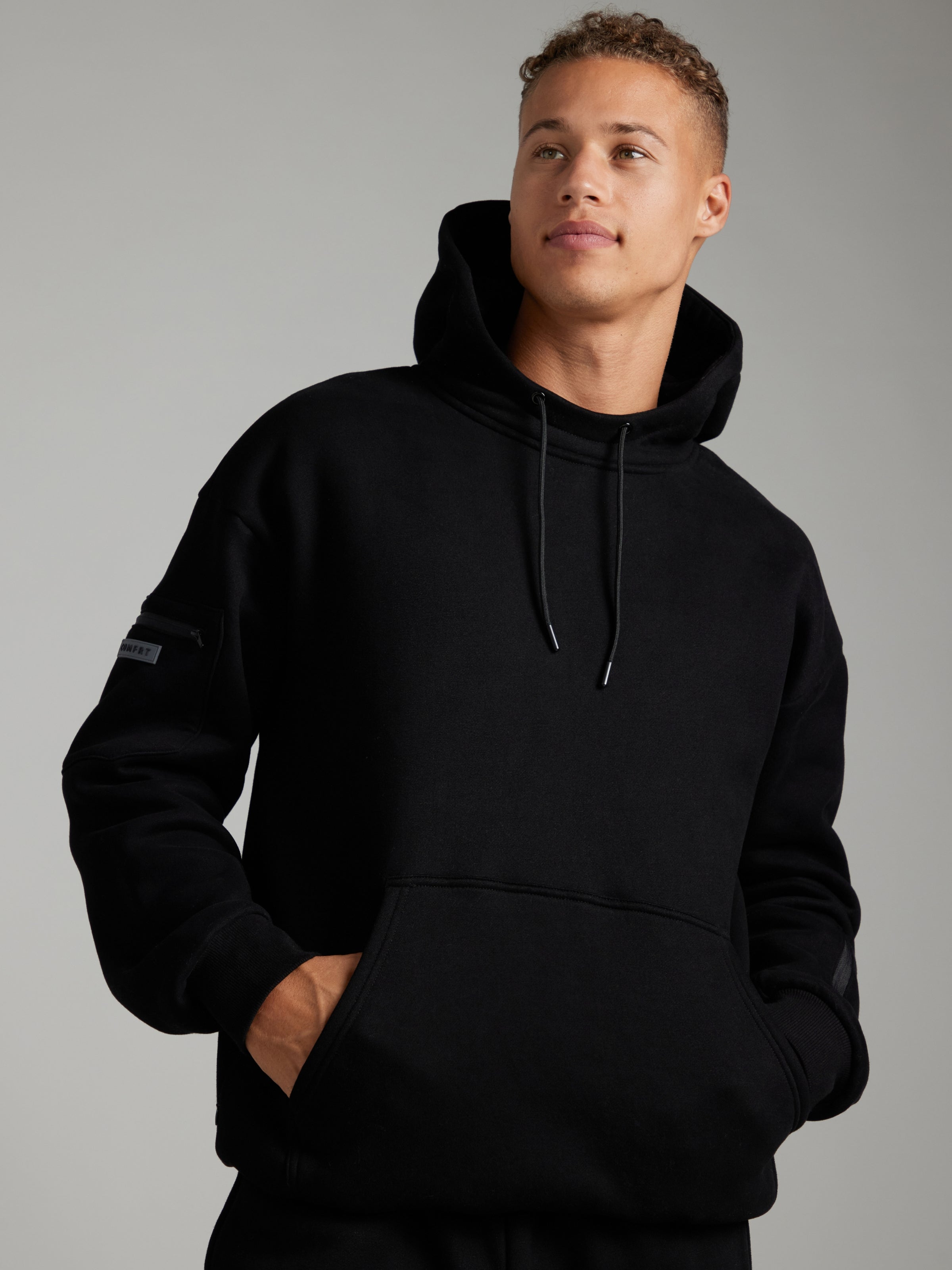 R&B | Bequemer Reise-Hoodie mit Flugmodus-Grafik