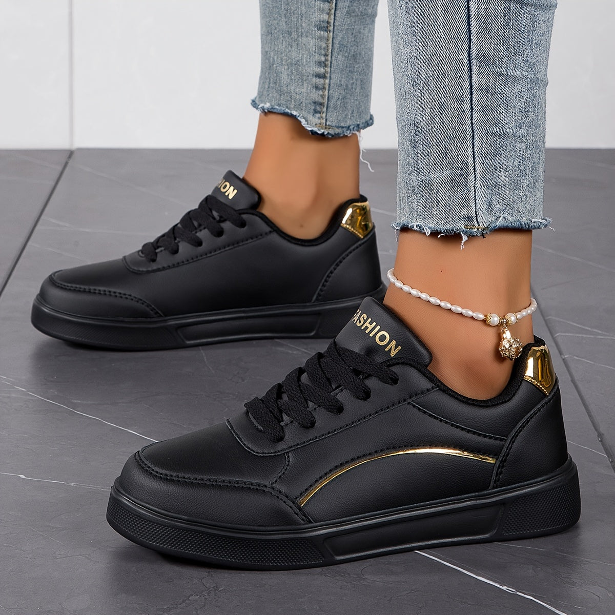 R&B | Damen Sneaker In Einfarbiger Ausführung mit Schnürsenkeln und Weicher Sohle