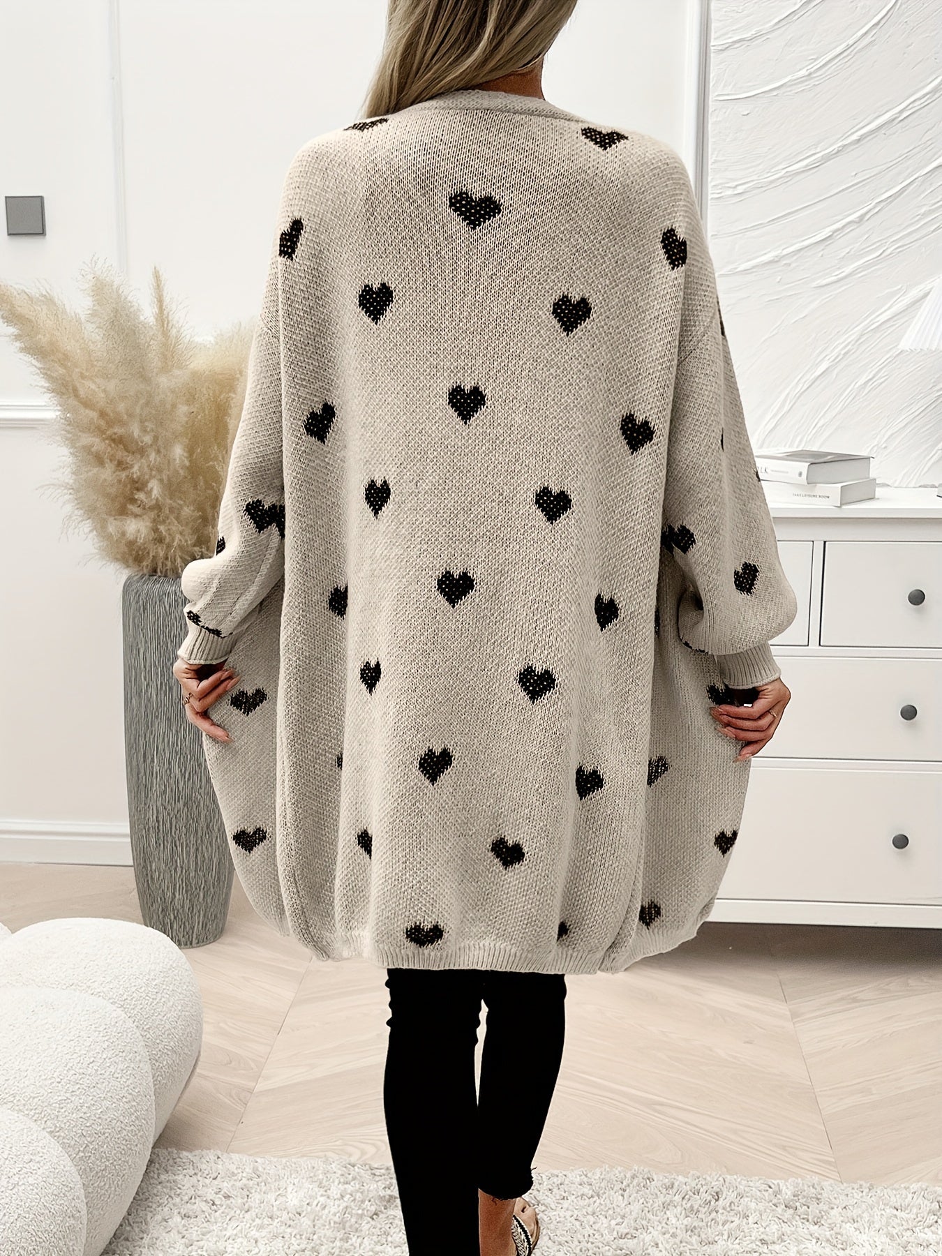 R&B | Strickjacke mit Herzmuster aus weichem Stoff