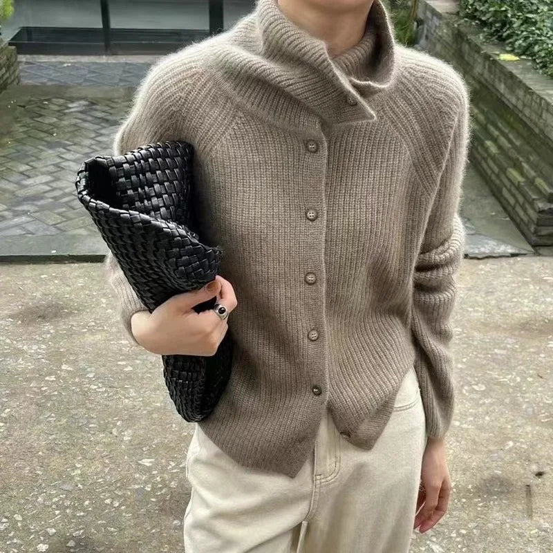 R&B | Strickrollkragenpullover mit Knöpfen