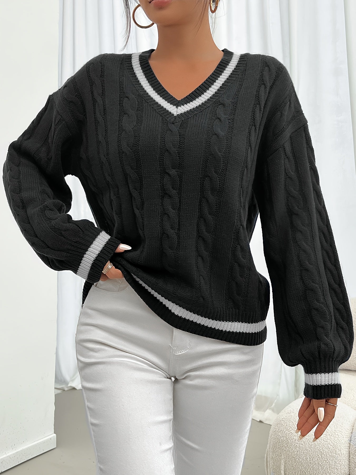 R&B | Kabelstrickpullover mit Zarten Details