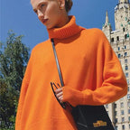 EB - Weit geschnittener warmer Rollkragenpullover