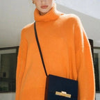 EB - Weit geschnittener warmer Rollkragenpullover