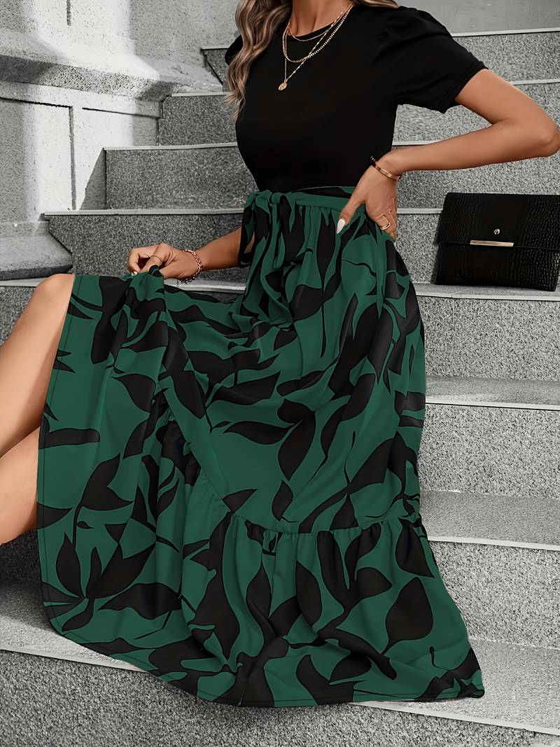 R&B | Kleid mit Floralem Druck und Rundhalsausschnitt