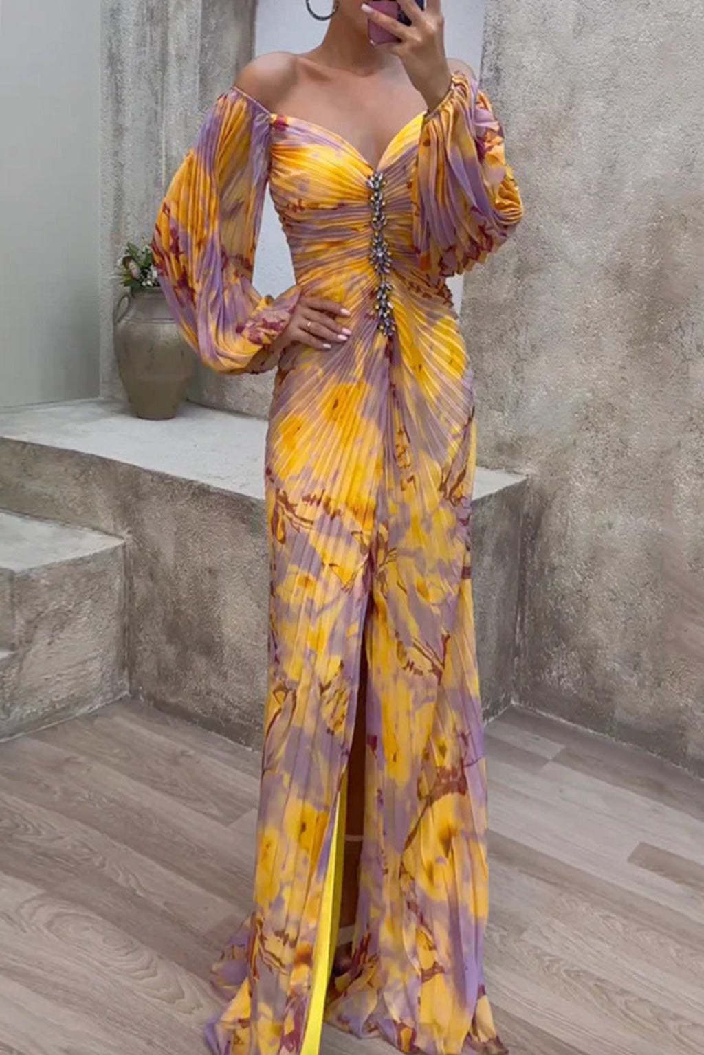 R&B | Kleid mit V-Ausschnitt
