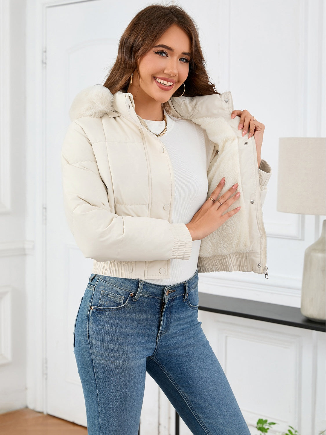 R&B | wattierte Winterjacke mit Fellkapuze und Taschen