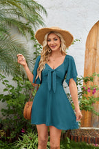 R&B | Kleid mit V-Ausschnitt und Schleife zum Schnüren