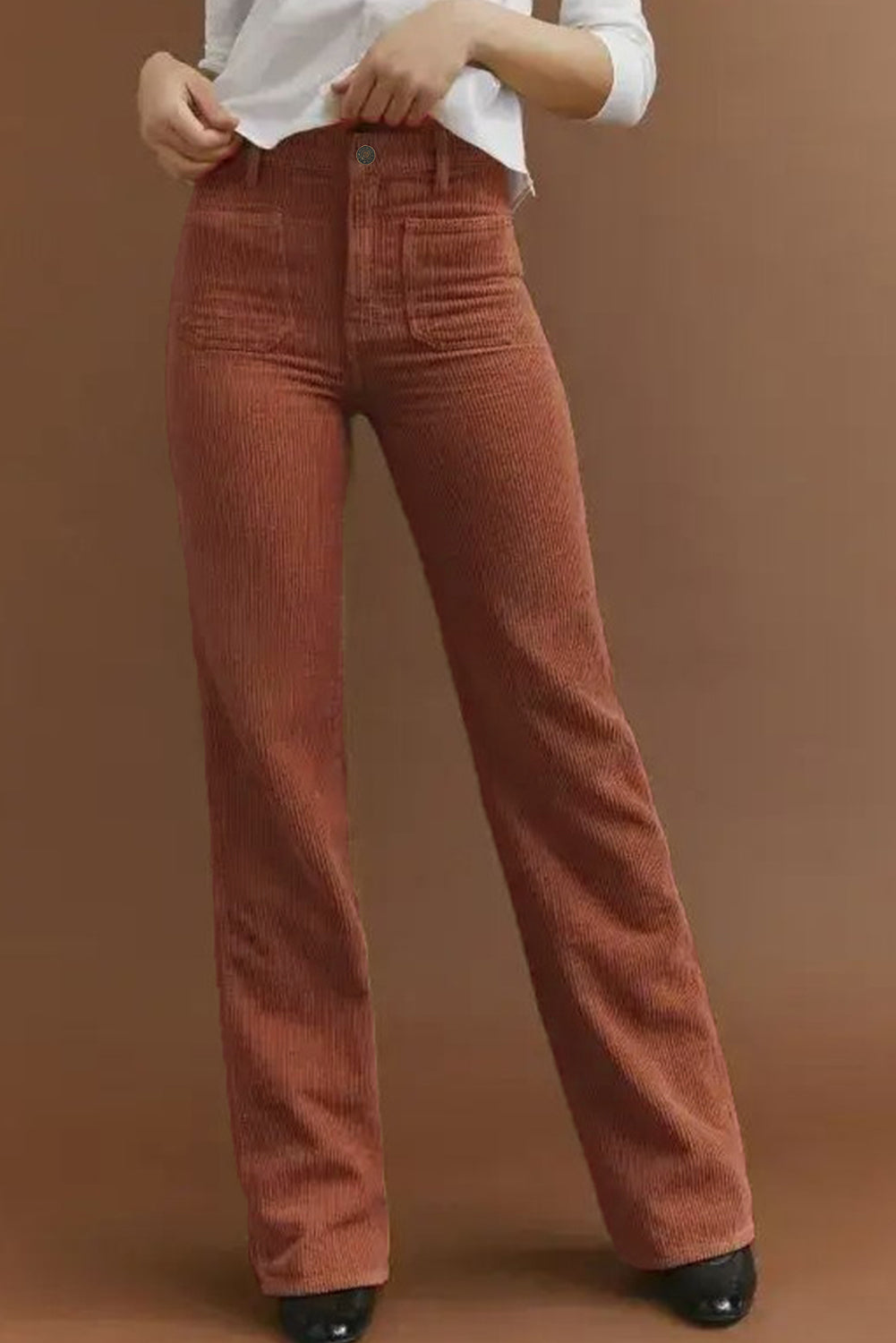 Cordhose Mit Hoher Taille Und Quadratischen Taschen