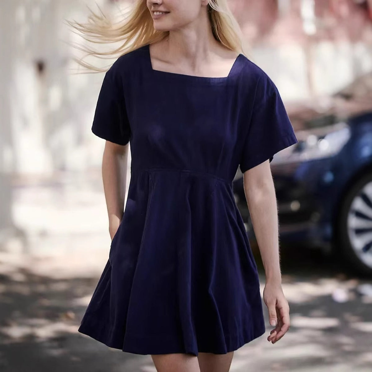 R&B | Freizeitkleid mit quadratischem Ausschnitt und Knöpfen