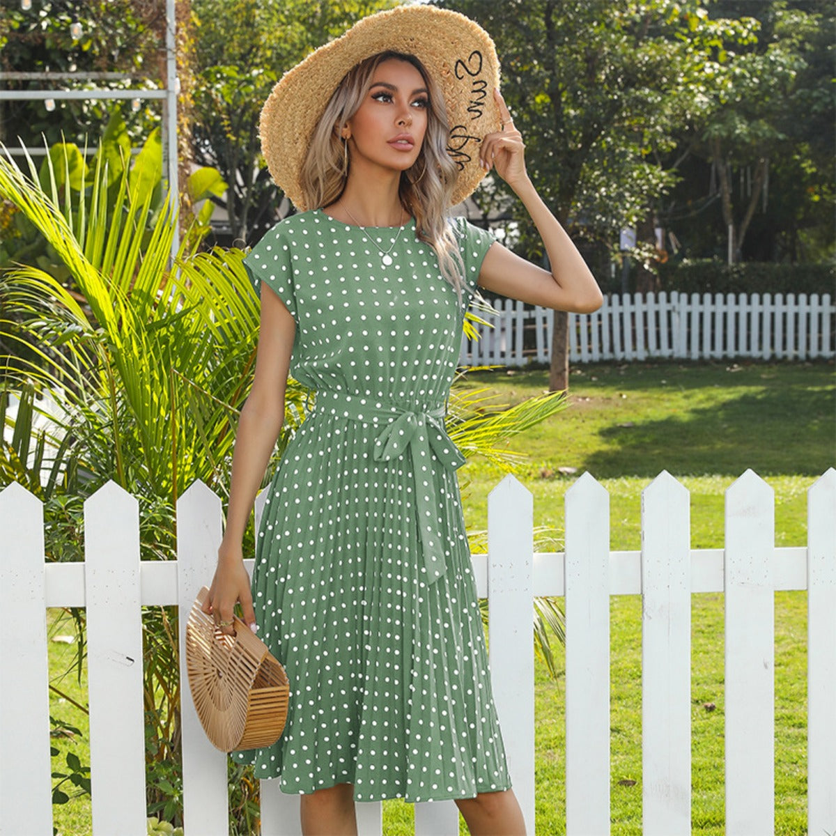 R&B | Kurzärmeliges Polka Dot Plissee-Kleid