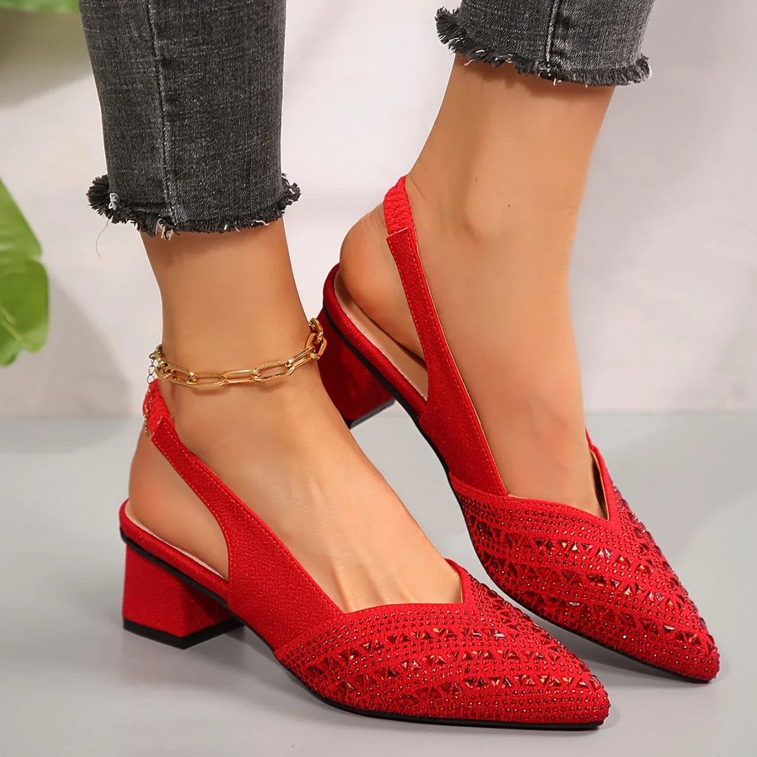 Glanzvolle Absatzsandalen mit funkelnden Kristalldetails R&B R&B