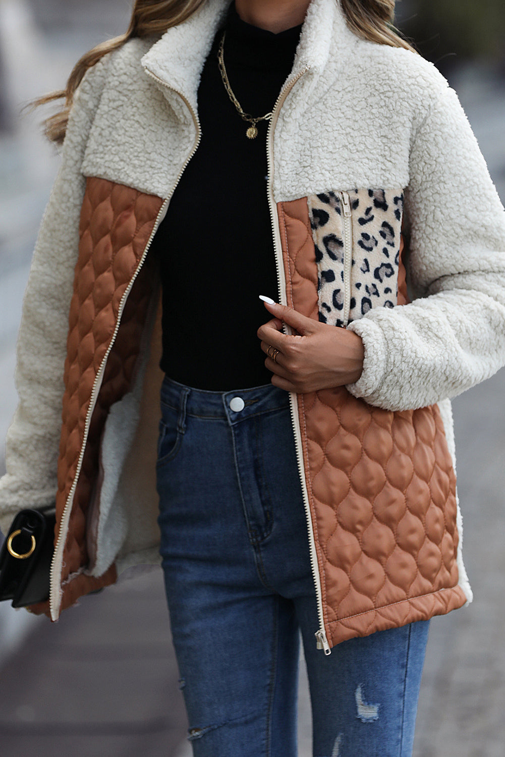 R&B | Zip-Jacke mit Stehkragen aus Sherpa mit Leoparden-Patches