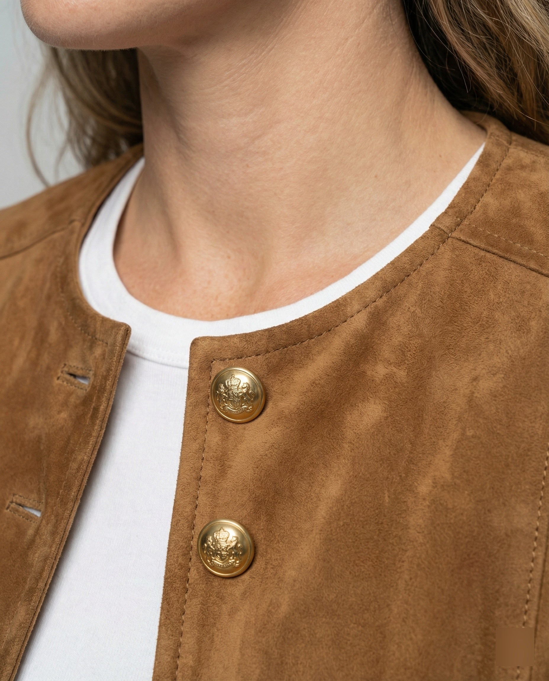 Damen Wildlederjacke mit goldenen Knöpfen
