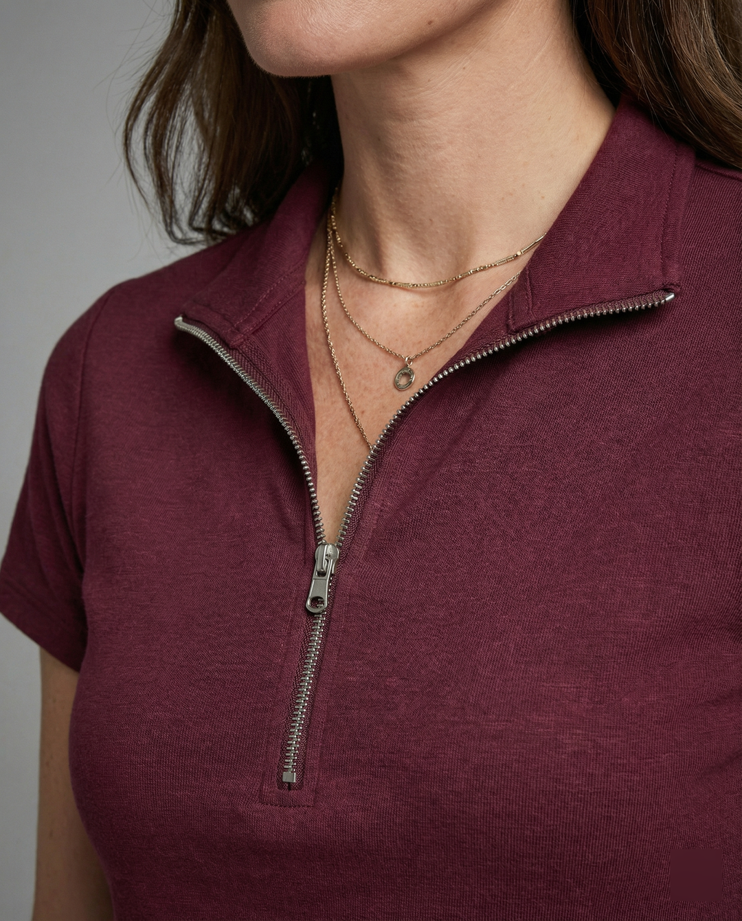 Damen Poloshirt mit kurzem Reißverschluss und figurbetontem Schnitt R&B