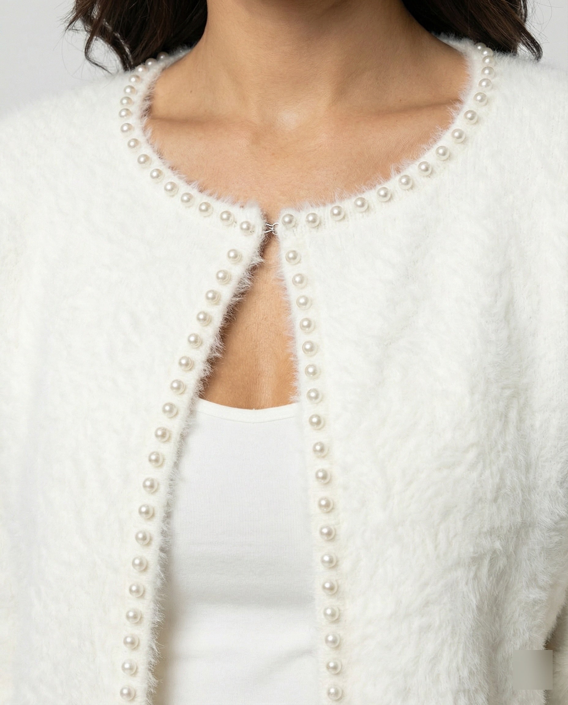 Strickjacke Damen flauschig mit Perlenverzierung
