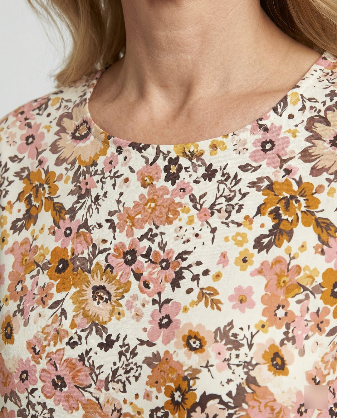 Damen Midikleid ausgestellt mit Taschen