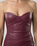 Damen langärmliges Lederkleid mit Herz-Ausschnitt