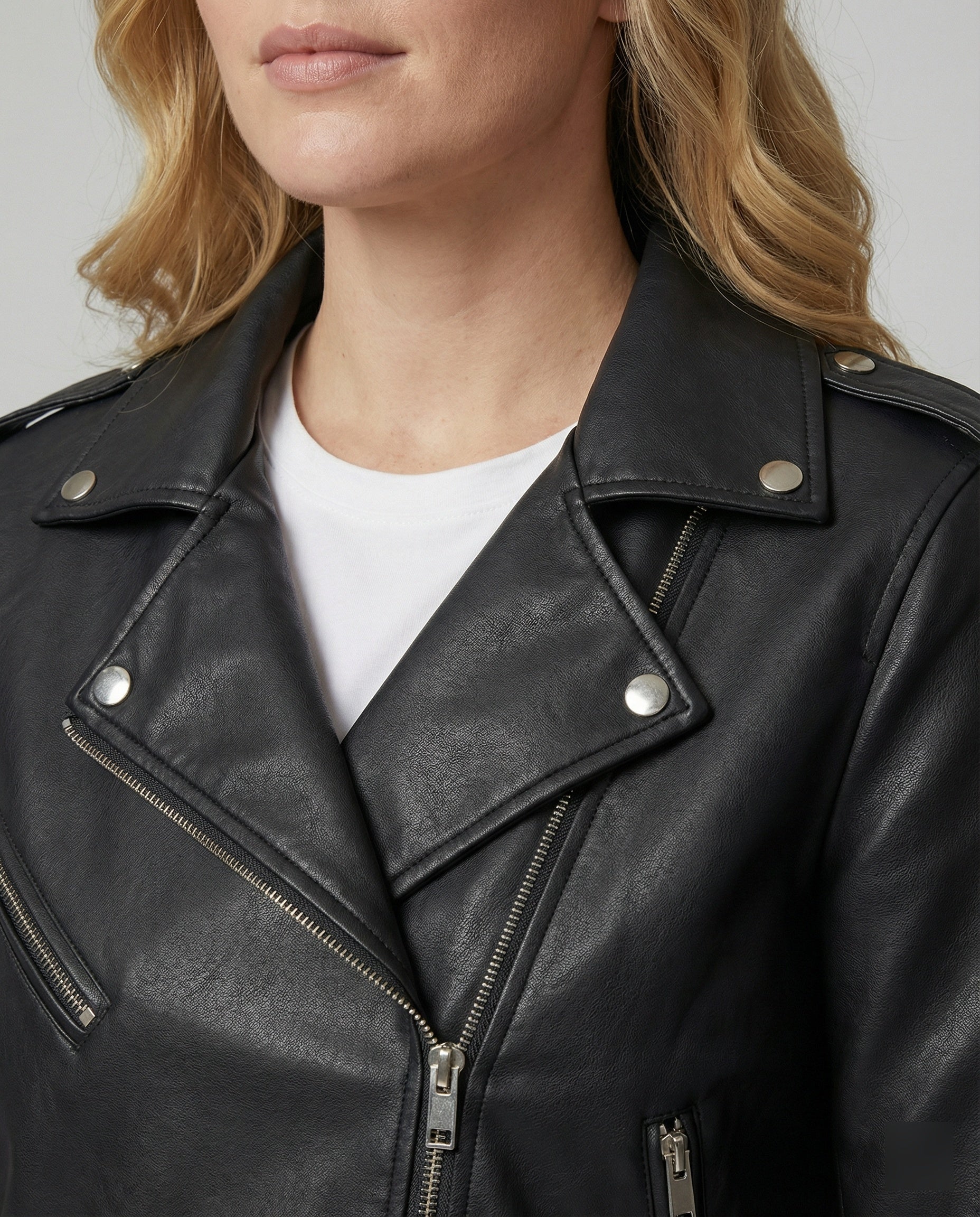 Damen Kunstleder Bikerjacke mit modernen Details