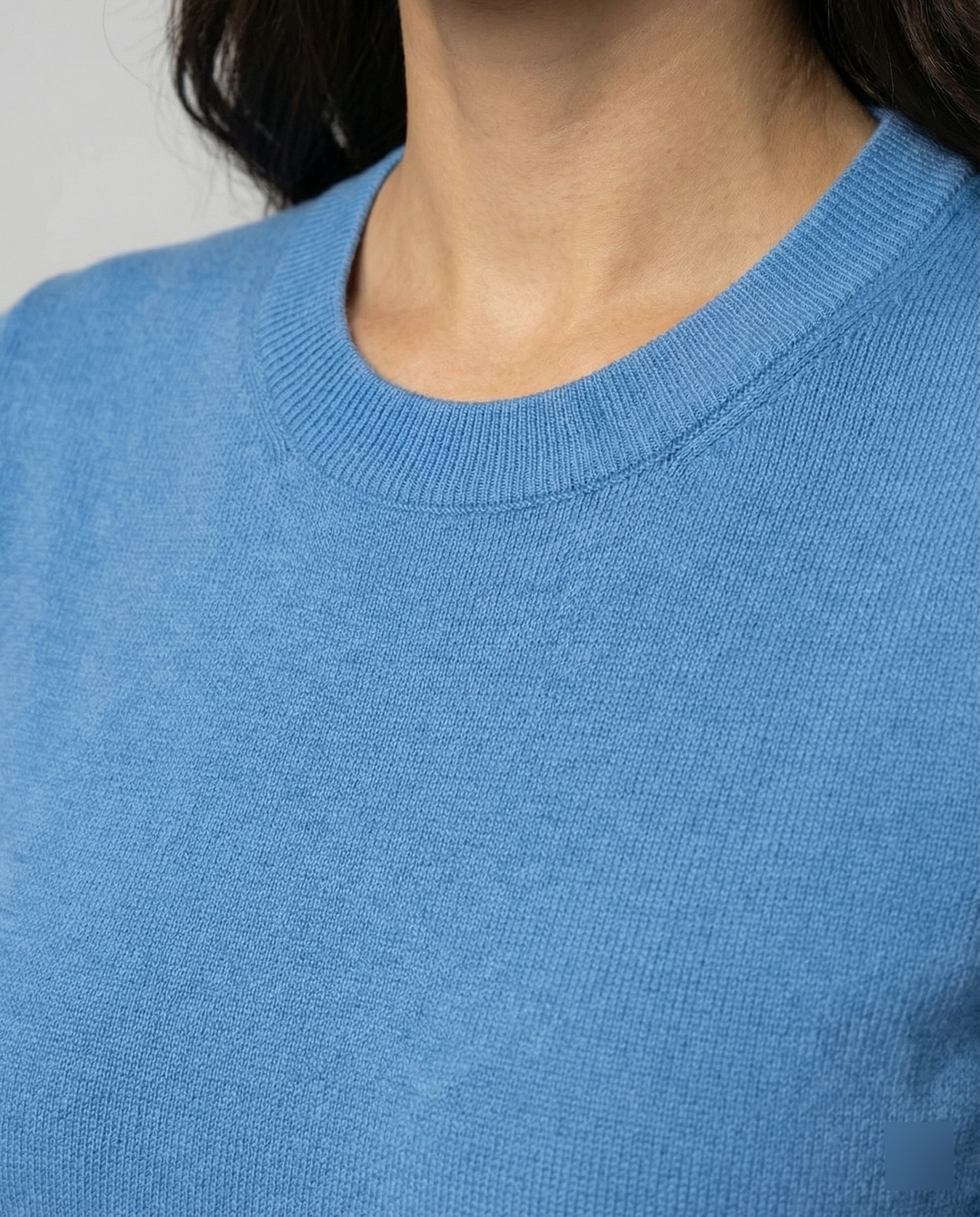 Damen Feinstrickpullover mit Kurzarmiger Silhouette und Weich Fließendem Material R&B