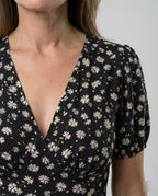 Damen Minikleid tailliert mit Puffärmeln