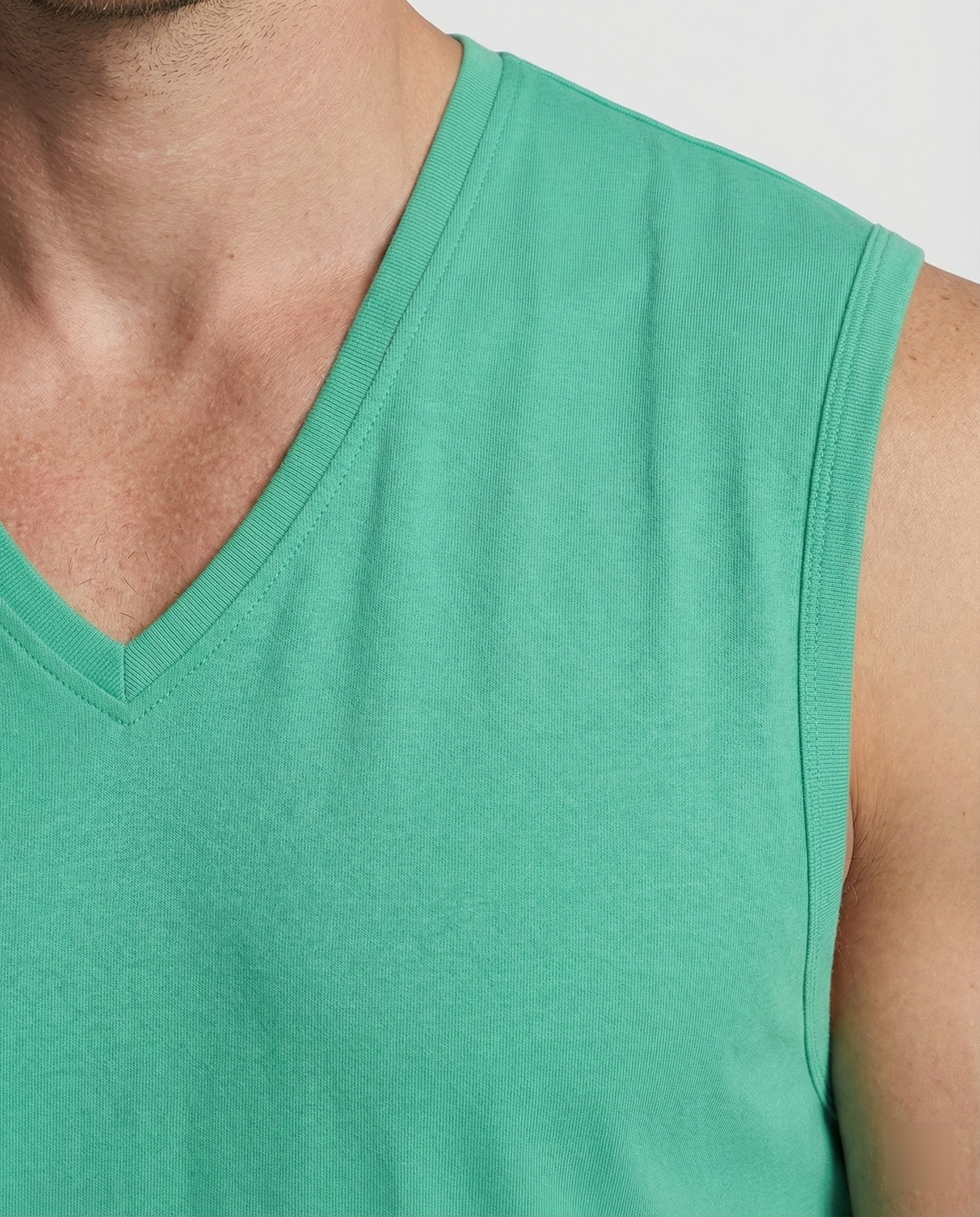 Herren ärmelloses V-Ausschnitt-Tanktop aus atmungsaktivem Stretchmaterial R&B