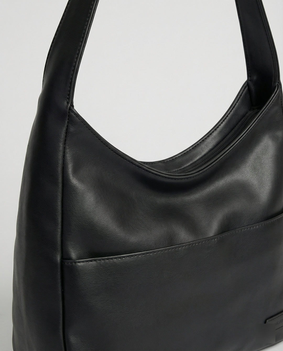 R&B | Minimalistische Schultertasche