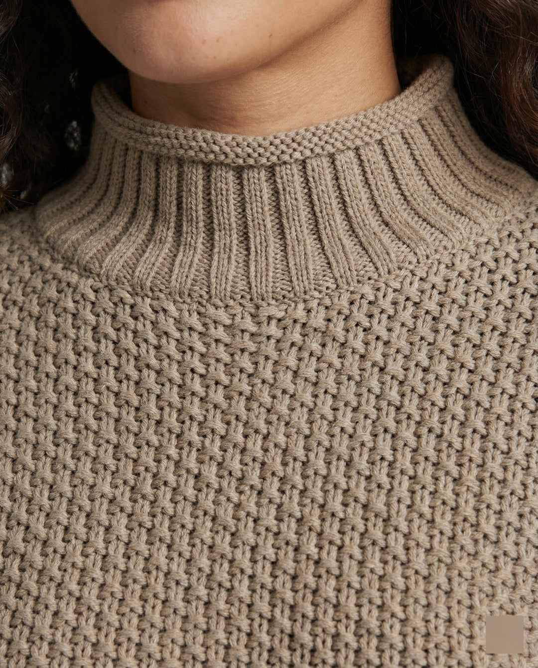 Damen kuscheliger Strickpullover mit hohem Kragen und weit geschnittenen Ärmeln R&B