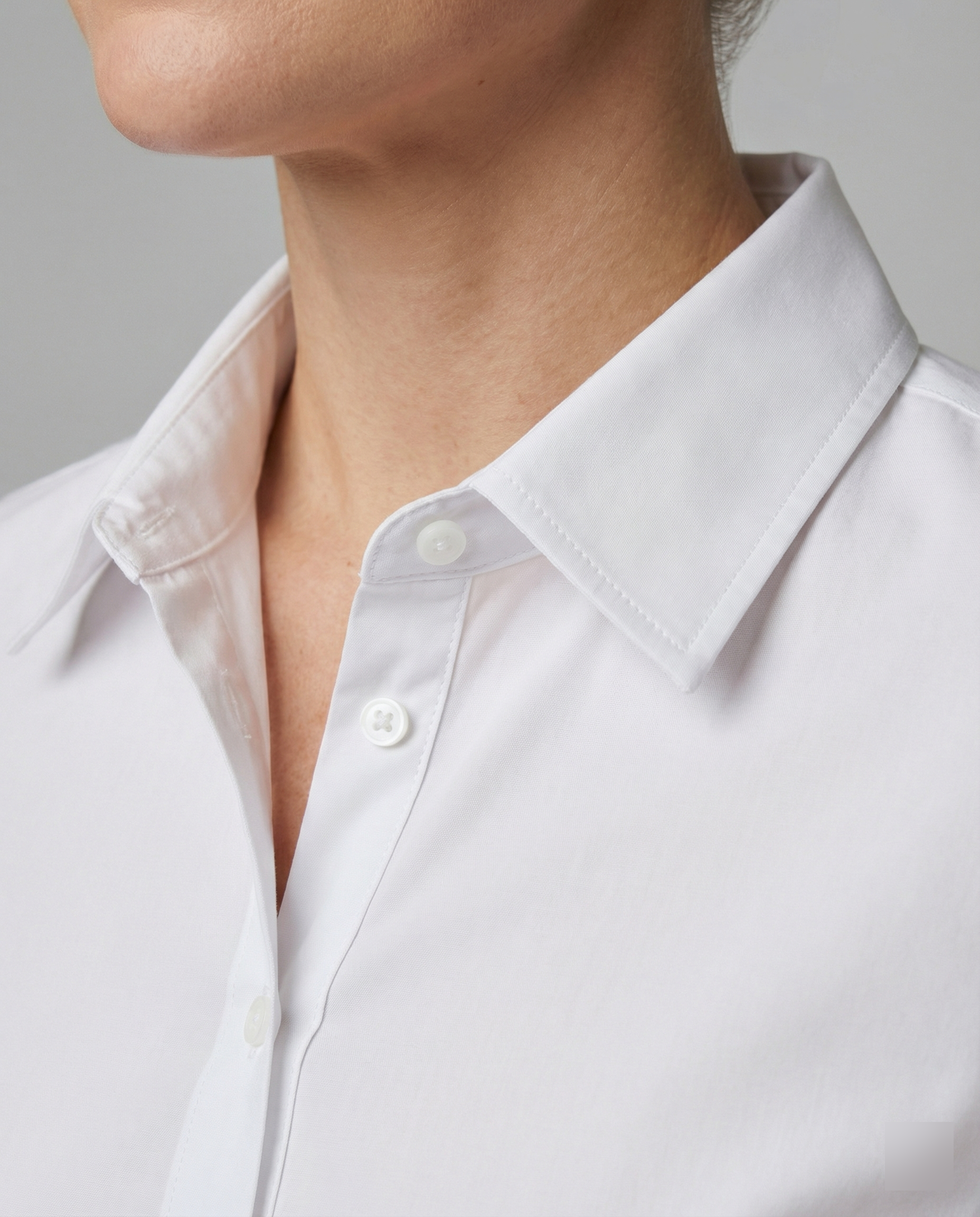 Hemdbluse Damen figurbetont mit Knopfdetails