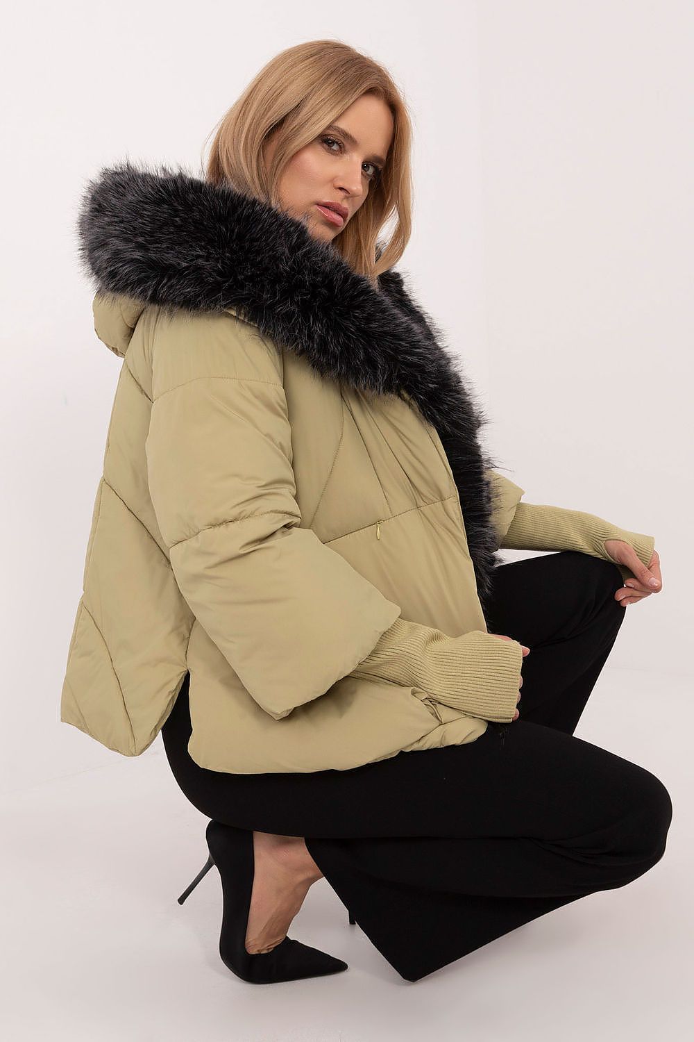 R&B | Gefütterte Jacke Kapuze mit Pelzrand Warm und Stilvoll