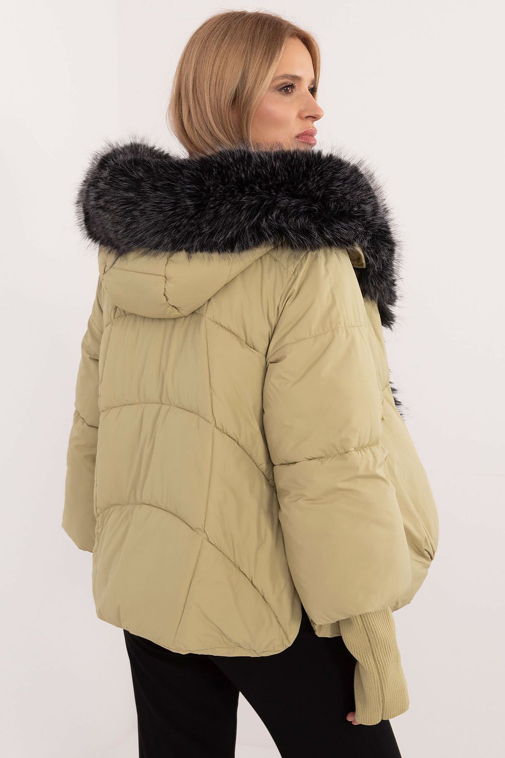 R&B | Gefütterte Jacke Kapuze mit Pelzrand Warm und Stilvoll