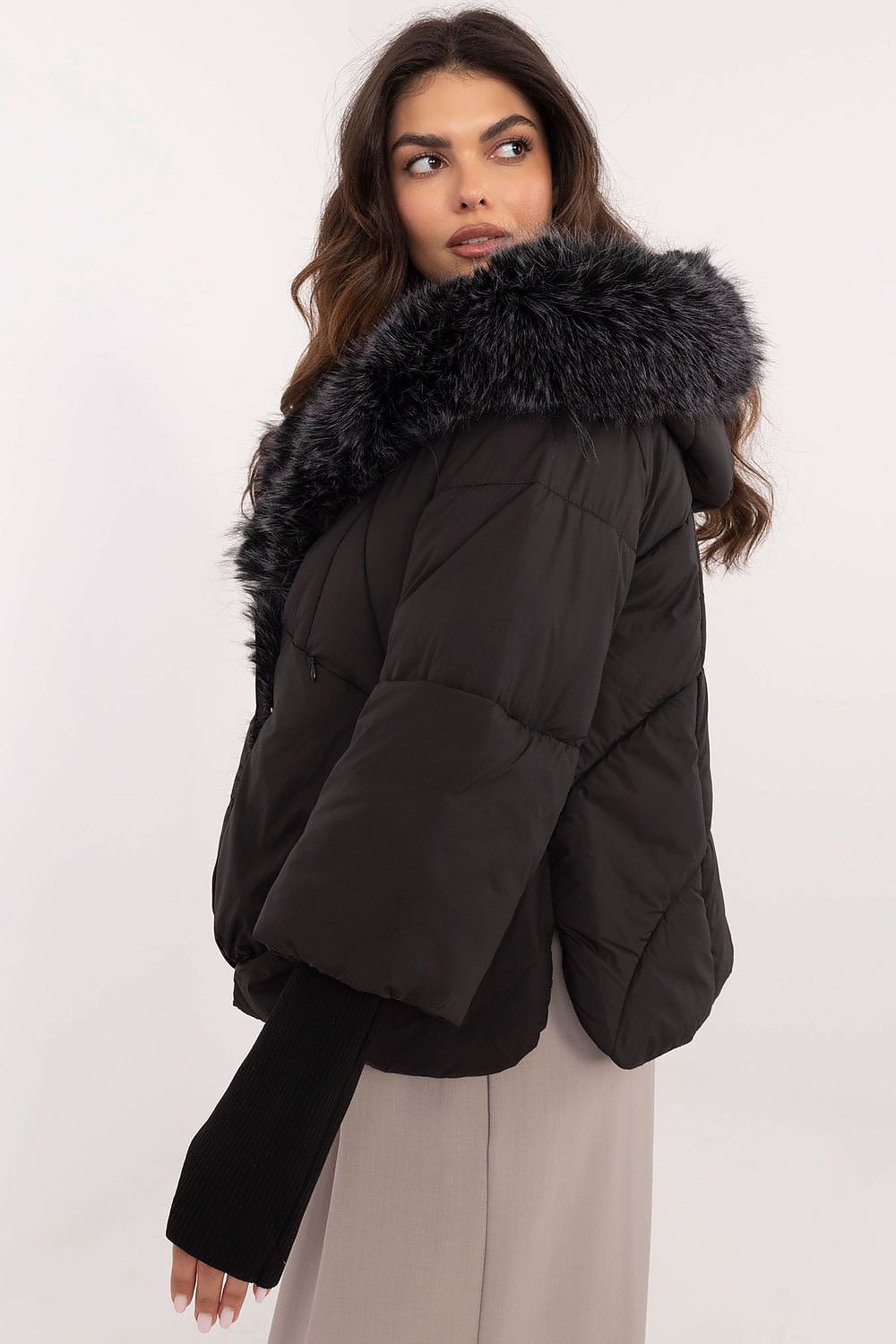 R&B | Gefütterte Jacke Kapuze mit Pelzrand Warm und Stilvoll